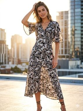 Slate & Willow 100% Silk Abstract Print Midi Dress Size 0 Flutter Sleeve V-Neck